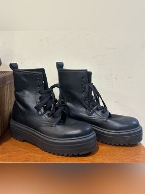 Steve Madden Black Platform Boots